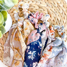 Load image into Gallery viewer, Wildflower Floral Long Scarf Scrunchie
